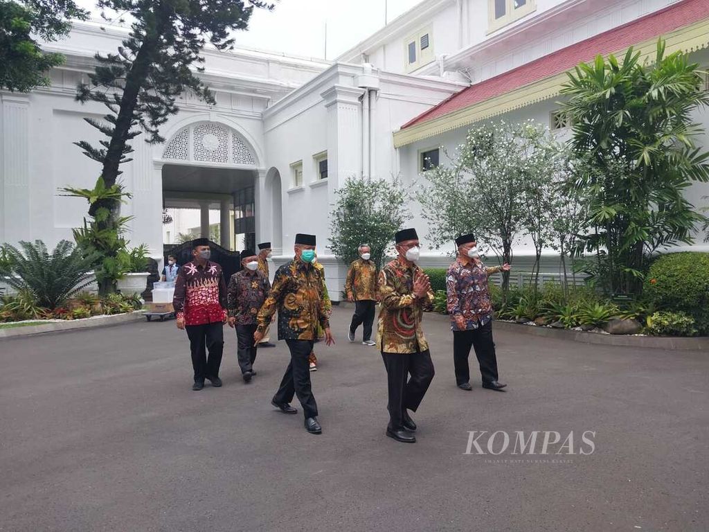 Jajaran Pimpinan Pusat (PP) Muhammadiyah Haedar seusai pertemuan dengan Presiden Joko Widodo di Kompleks Istana Kepresidenan, Jumat (16/9/2022).