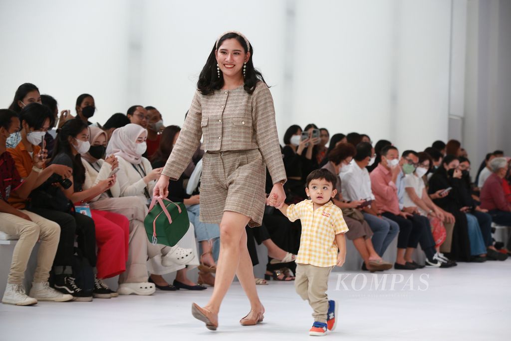 Cottonink dan Cottonink Mini ditampilkan di Jakarta Fashion Week 2023, Oktober 2022.