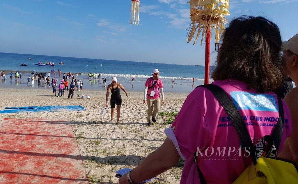 Indonesia menjadi tuan rumah<i></i>2nd Southeast Asia Open Water Swimming Championship (SEA OWS). Kejuaraan renang perairan terbuka digelar di Pantai Jimbaran, Badung, Bali, mulai 28-30 Juni 2024. Lomba hari pertama mempertandingkan nomor 5 kilometer putri dan 5 kilometer putra. 