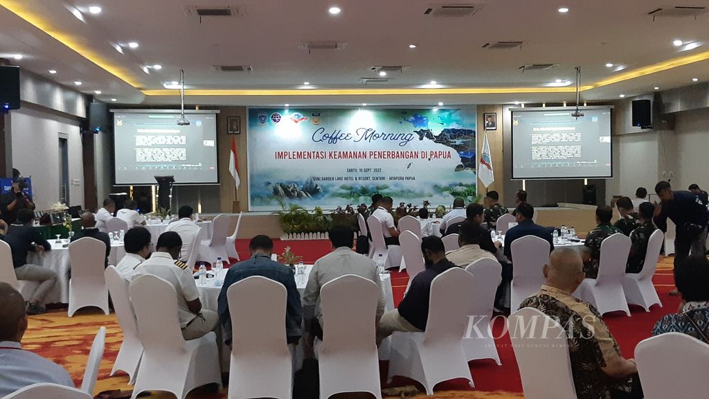 Seminar yang digelar Ikatan Pilot Indonesia bertajuk ”Implementasi Keamanan Penerbangan di Papua” di Sentani, Kabupaten Jayapura, Sabtu (10/9/2022).