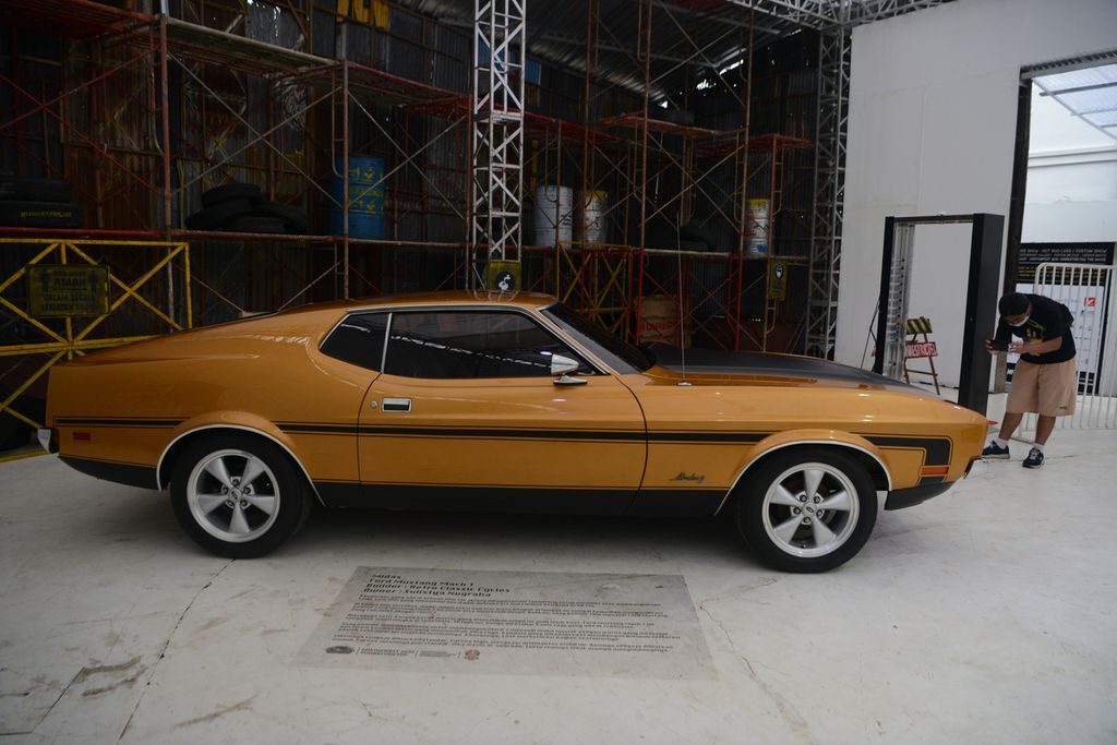 The Ford Mustang sedan, which is in the rare category, was exhibited at the Kustomfest event at the Jogja National Museum, Yogyakarta, Thursday (31/12/2020).