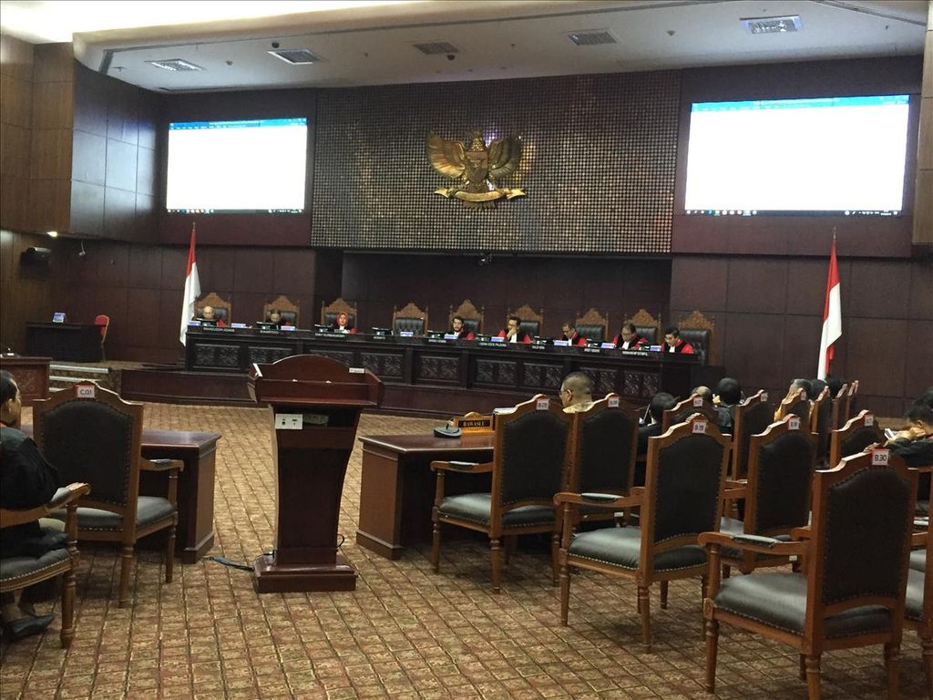 Majelis hakim Mahkamah Konstitusi, Rabu (7/8/2019), kembali menggelar sidang pembacaan putusan atas permohonan sengketa perselisihan hasil pemilihan umum (PHPU) Pileg 2019.