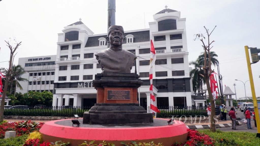 Patung Ki Narto Sabdo di Kota Semarang, Jawa Tengah.