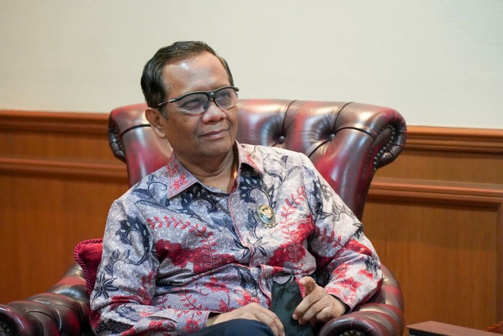 Menko Polhukam Mahfud MD dalam wawancara khusus dengan Kompas, Senin (13/12/2021), di Jakarta.