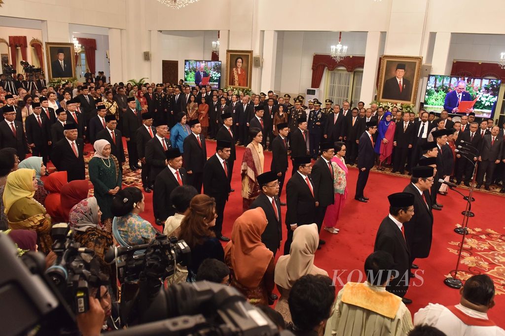 Suasana jalannya upacara pelantikan menteri oleh Presiden Joko Widodo di Istana Negara, Jakarta, 23 Oktober 2019. 