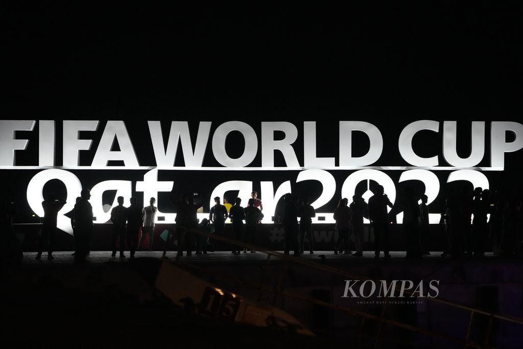 Suasana di area FIFA Fan Festival Piala Dunia 2022 di Doha, Qatar, Kamis (17/11/2022) malam.