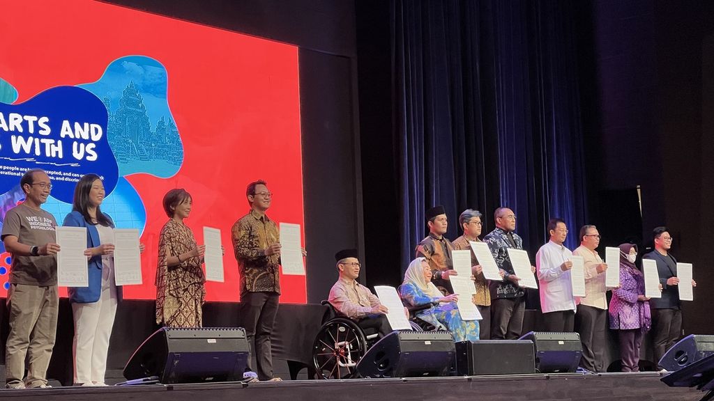 Pembacaan dan penandatanganan Deklarasi Lombok dalam bincang kesehatan jiwa Jiwa It Starts and Ends with Us di Jakarta, Sabtu (29/10/2022).