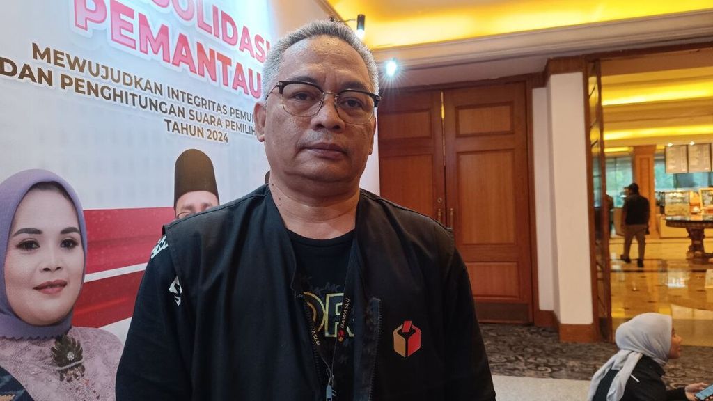 Salah satu pemantau pemilu, Farid Fatur, saat konferensi pers Hasil Pemantauan Pemungutan dan Penghitungan Suara Pemilu 2024 oleh Pemantau Pemilu, Kamis (15/2/2024).