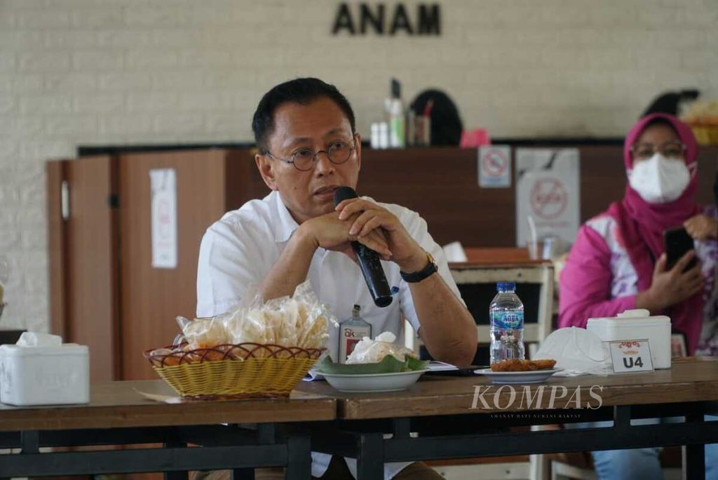 Kepala Otoritas Jasa Keuangan Sumatera Barat Yusri di Padang, Sumbar, Jumat (28/1/2022).