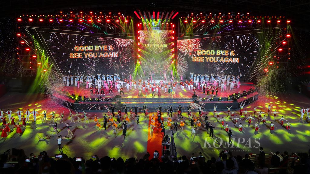 The closing ceremony of the 2021 Vietnam SEA Games at the Vietnam Asian Indoor Game Stadium, Hanoi, Vietnam, Monday (23/5/2022). Cambodia will host the 32nd SEA Games in 2023.