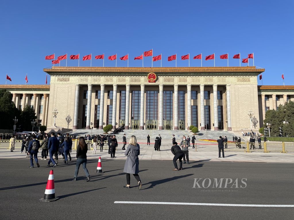 Kongres Nasional Partai Komunis China ke-20 dibuka di Balai Agung Rakyat, Minggu (16/10/2022). Sebanyak 2.296 delegasi anggota partai dari berbagai daerah di China turut hadir bersama dengan ratusan wartawan lokal dan asing.