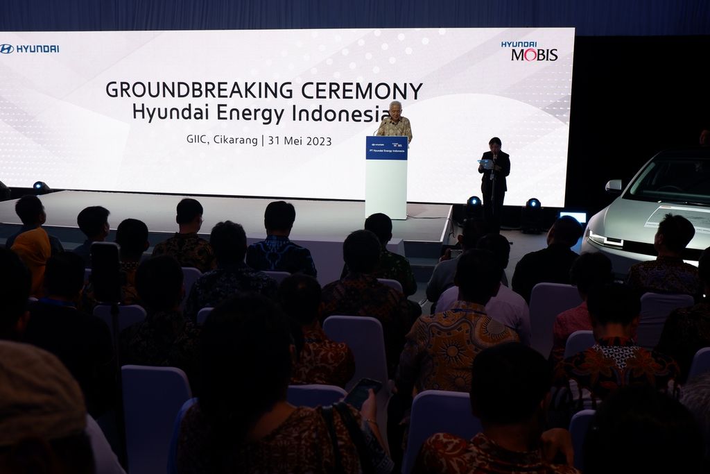 Suasana peletakan batu pertama (<i>ground breaking</i>) pabrik battery system Hyundai Energy Indonesia (HEI) di Cikarang, Kabupaten Bekasi, Jawa Barat, Rabu (31/5/2023). Fasilitas dengan investasi sebesar 60 juta dollar AS itu akan mendukung Indonesia menjadi hub kendaraan listrik di Asia Tenggara.