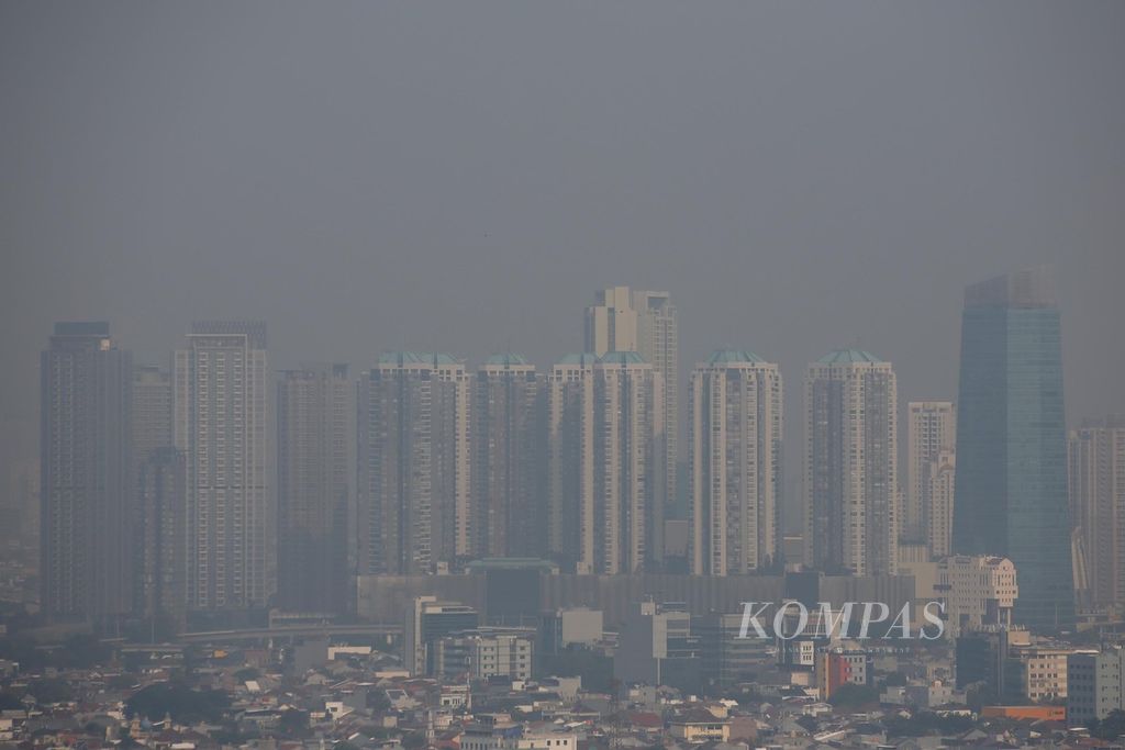 Smoke pollution haze covered the sky of Jakarta on Thursday (5/16/2024). The air quality index in Jakarta on Thursday around 9:00 AM, according to the IQ Air website, was 176, indicating unhealthy conditions.