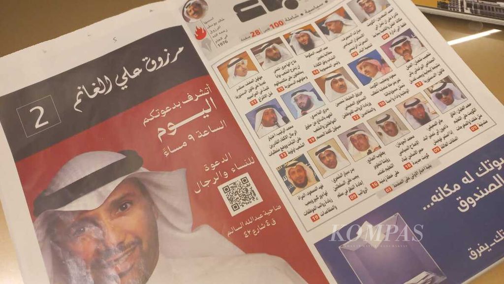 Foto salah satu kandidat dan mantan ketua Majelis Nasional Kuwait, Marzouq Al Ghanim terpampang di halaman muka sebuah surat kabar lokal, Al Anbag. Foto diambil pada Selasa (6/6/2023)