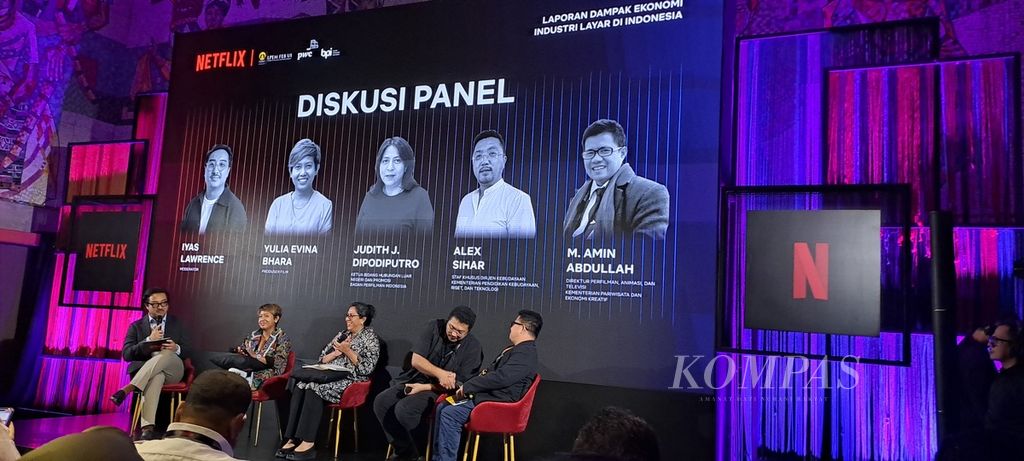 Diskusi hasil studi tentang Industri Layar Indonesia digelar Netflix, Kamis (1/2/2024), di Jakarta. 