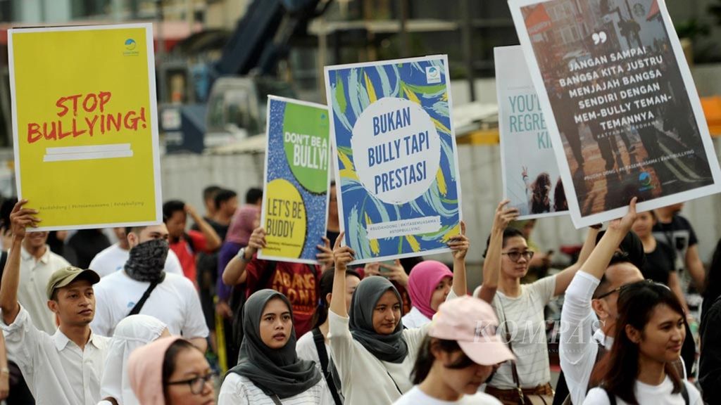 Aksi solidaritas antiperundungan atau <i>bullying</i>. Unicef mengartikan perundungan sebagai pola perilaku, bukan insiden yang terjadi sekali-kali. 