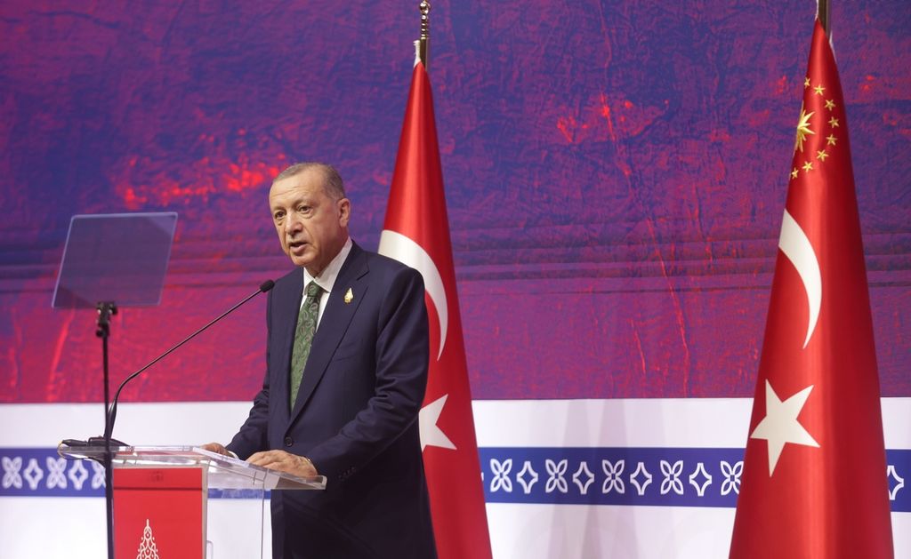 Presiden Turki Recep Tayyip Erdogan memberikan keterangan pers di Media Center Konferensi Tingkat Tinggi G20 (KTT G20) di Nusa Dua, Badung, Bali, Rabu (16/11/2022). Erdogan menyatakan Indonesia sukses menjalankan kepemimpinan G20 sepanjang tahun ini di tengah berbagai tantangan global.