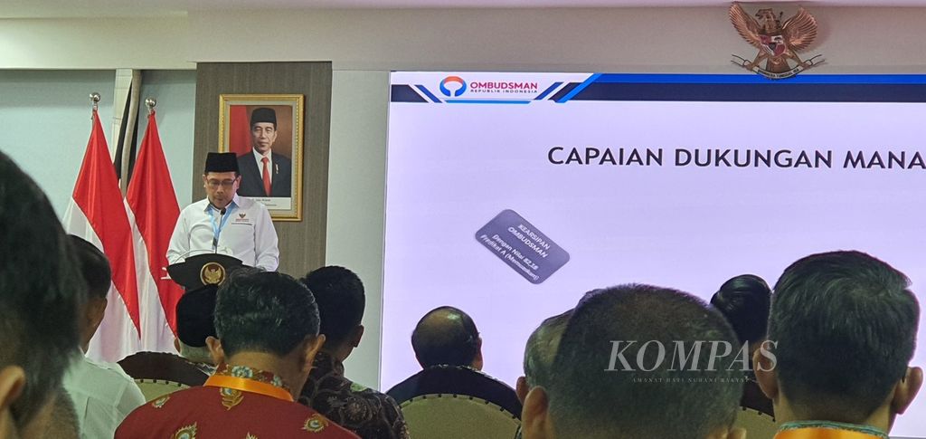 Ketua Ombudsman RI Muhammad Najih menyampaikan laporan dalam peluncuran laporan tahunan Ombudsman RI 2024, Jakarta, Kamis (14/3/2024).