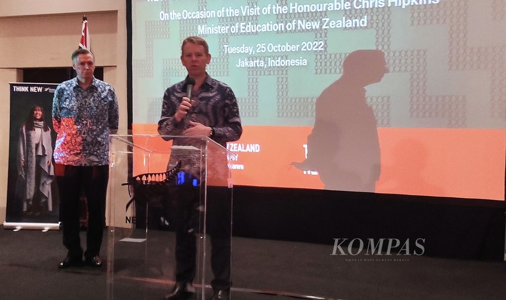 Menteri Pendidikan Selandia Baru Chris Hipkins memaparkan kerja sama pendidikan Selandia Baru dengan Indonesia di Jakarta pada akhir Oktober 2022. Selandia Baru berharap pelajar Indonesia kembali datang ke negara itu. Sejak 31 Juli 2022, Selandia Baru kembali membuka perbatasannya.