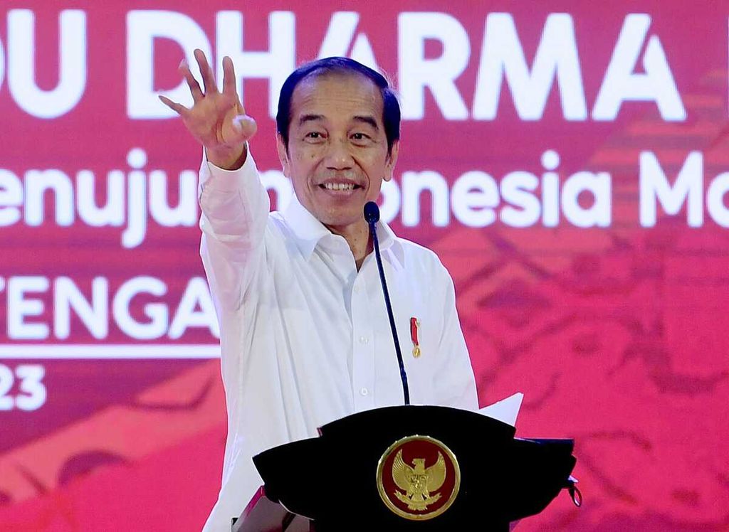 Presiden Joko Widodo secara resmi membuka Kongres Nasional Mahasabha XIII Kesatuan Mahasiswa Hindu Dharma Indonesia (KMHDI) Tahun 2023 yang digelar di Auditorium Universitas Tadulako, Kota Palu, Sulawesi Tengah, Rabu (30/8/2023). 