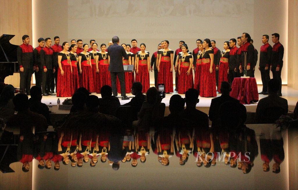 Penampilan paduan suara Batavia Madrigal Singers di Balai Resital Kertanegara, Jakarta, Juli 2022.  