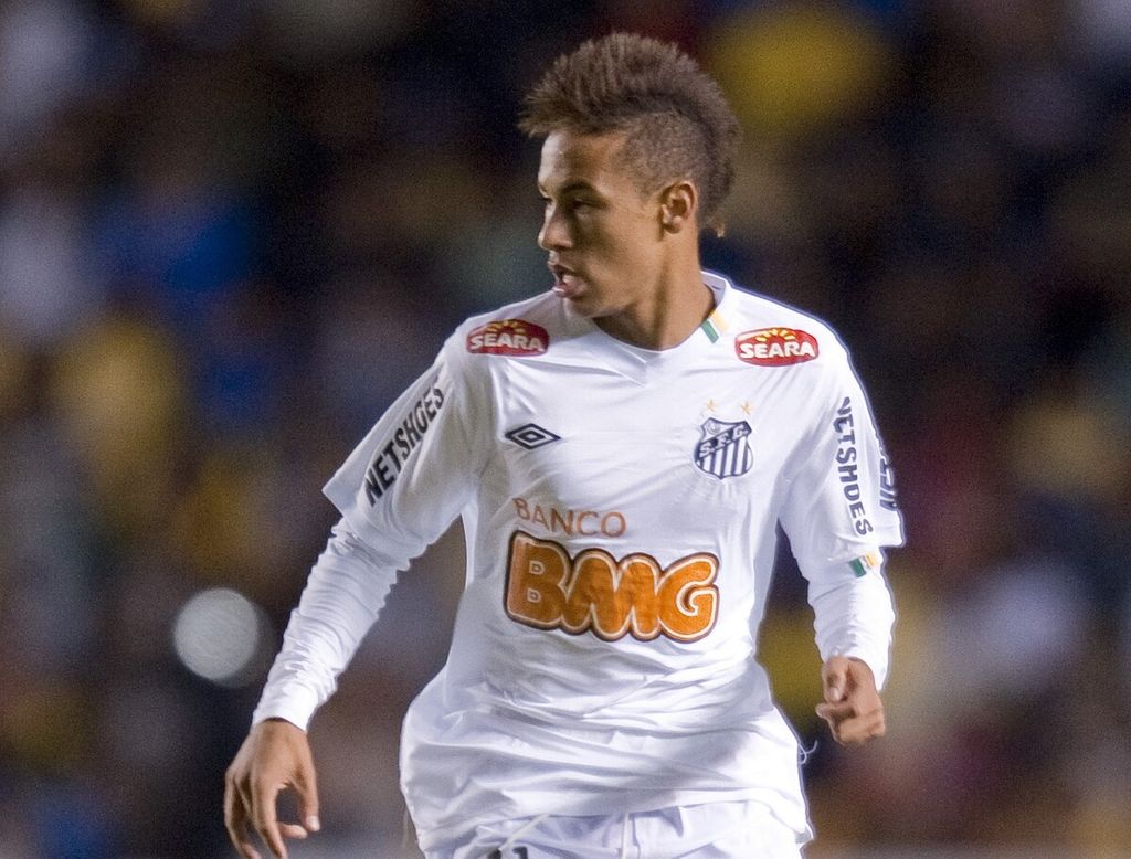  Neymar kala masih membela klub Santos pada laga Copa Libertadores 2011 melawan klub Meksiko, America di Stadion Corregidora, Queretaro, Meksiko, 3 Mei 2011.