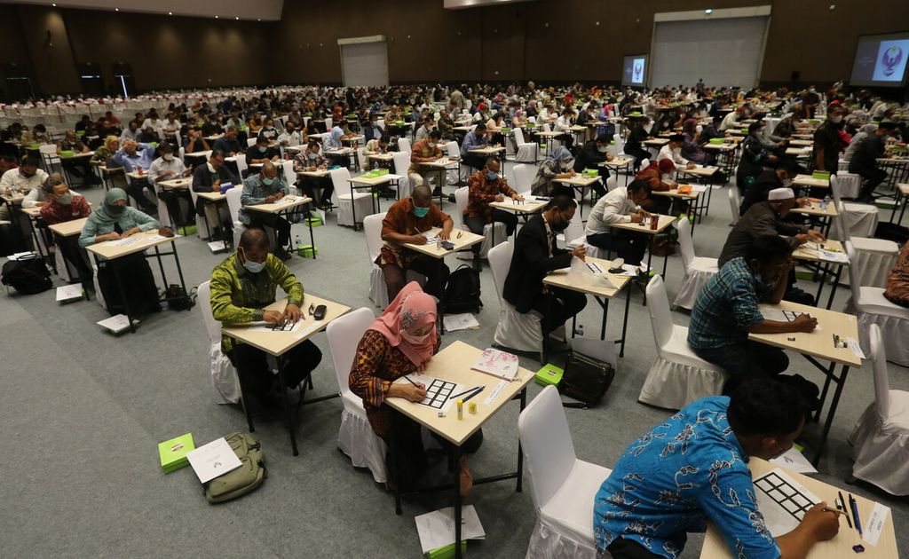 Calon anggota KPU dan Bawaslu mengikuti tes psikologi dasar di Jakarta International Expo, Jakarta, Kamis (25/11/2021). 