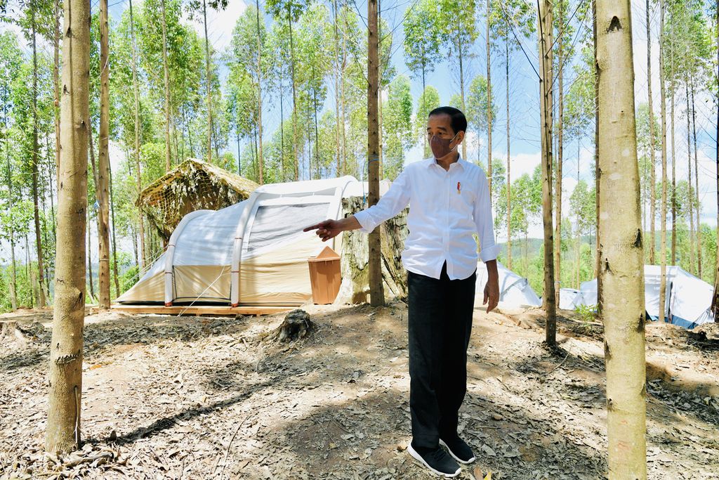 Presiden Joko Widodo bermalam di kawasan Ibu Kota Negara (IKN) Nusantara di Kecamtan Sepaku, Penajam Paser Utara, Kalimantan Timur, Senin (14/3/2022). 