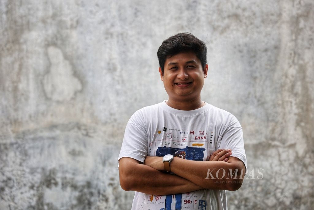 Wahyu Agung Prasetyo, sineas Kantor Ravacana Film, Desa Tirtonirmolo, Kasihan, Bantul, Yogyakarta, Kamis (30/11/2023).