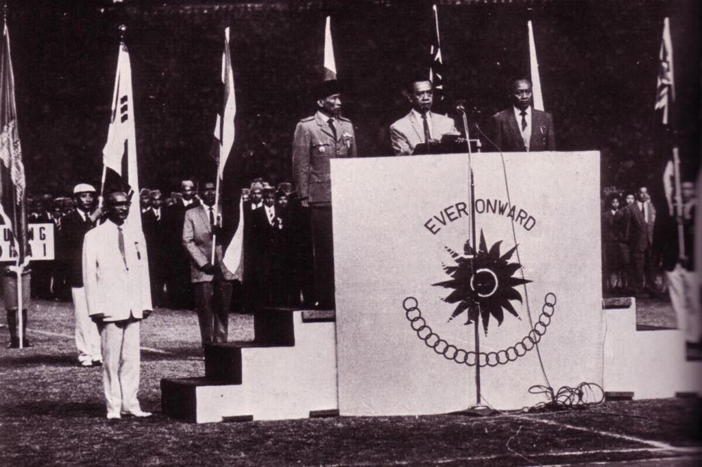 Suasana saat-saat pembukaan Asian Games 1962 Jakarta.