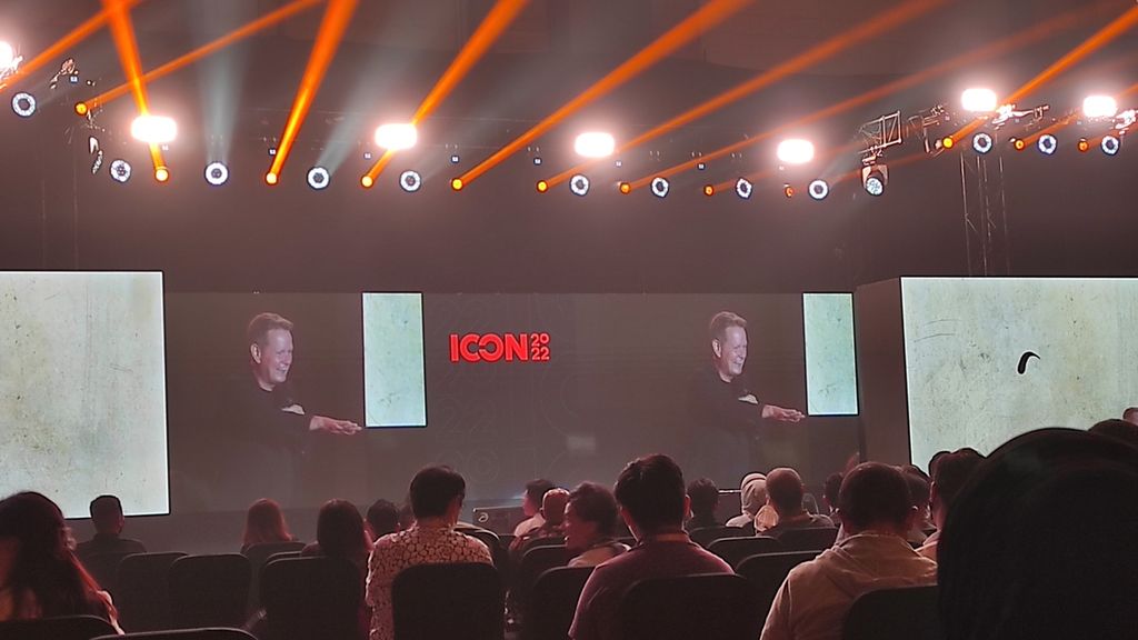 Martin Lindstrom, salah satu dari 100 orang paling berpengaruh di dunia versi majalah <i>Time</i> dan pengarang buku <i>Small Data:The Tiny Clues that Uncover Huge Trends,</i> menjadi pembicara di ICON 2022 yang diselenggarakan oleh GDP Venture, Kamis (6/10/2022), di Jakarta.