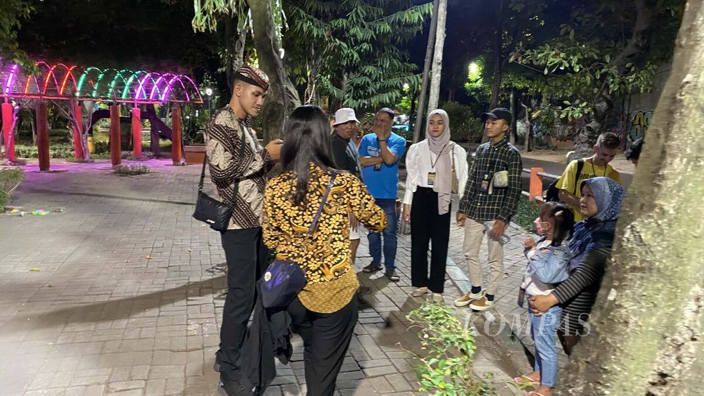 Perhentian pertama wisata bersama Bus Surabaya Sightseeing and City Tour (SSCT) ialah Taman Prestasi Surabaya, Sabtu (22/7/2023). Selanjutnya Bus SSCT akan berkunjung ke Museum Pendidikan, hingga Wisata Kya-kya Kembang Jepun.