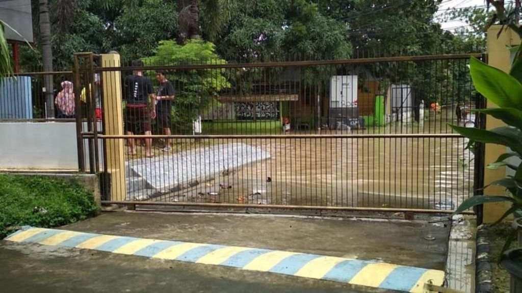 Ilustrasi. Intensitas hujan tinggi menyebabkan Sungai Cileungsi meluap sehingga merendam kawasan perumahan Villa Nusa Indah, Bojongkulur, Gunung Putri, Kabupaten Bogor, Senin (8/2/2021).
