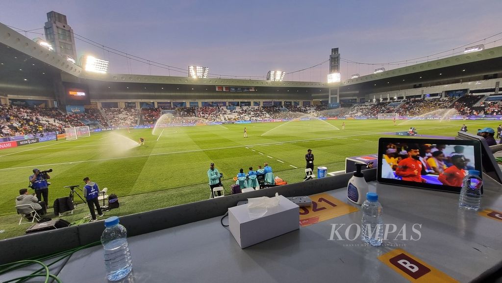 Pemandangan lapangan Stadion Jassim bin Hamad, Al Rayyan, Qatar, jelang laga Bahrain kontra Malaysia, Sabtu (20/1/2024).