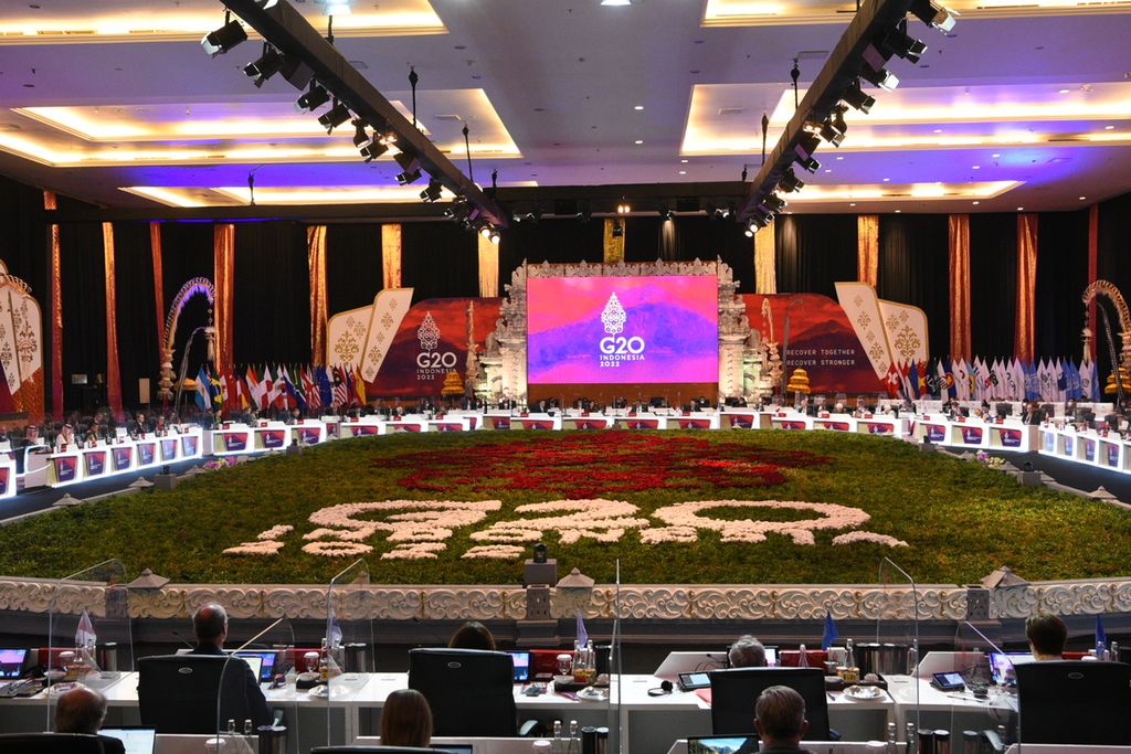 Suasana Pertemuan Menteri Keuangan dan Gubernur Bank Sentral (FMCBG) G20 di Nusa Dua, Bali, Jumat (15/7/2022). Pertemuan tersebut berlangsung 15-16 Juli 2022 untuk membahas tujuh agenda utama menyangkut berbagai isu ekonomi global dan keuangan. 