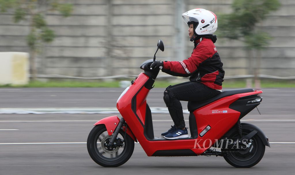 Uji kendara Honda EM1 e: di AHM Safety Riding & Training Center, Deltamas, Cikarang, Jawa Barat. 