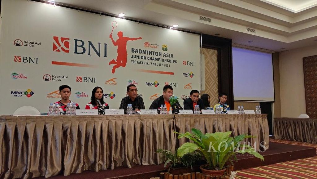 Konferensi pers terkait pelaksanaan BNI Badminton Asia Junior Championship 2023 di The Victoria Hotel, Kamis (6/7/2023).