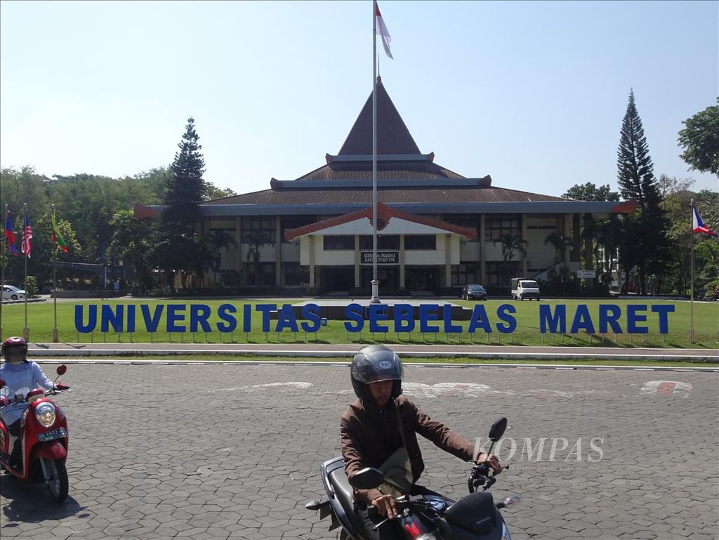 Rektorat Universitas Sebelas Maret, Surakarta, Jawa Tengah, Selasa (25/6/2019).