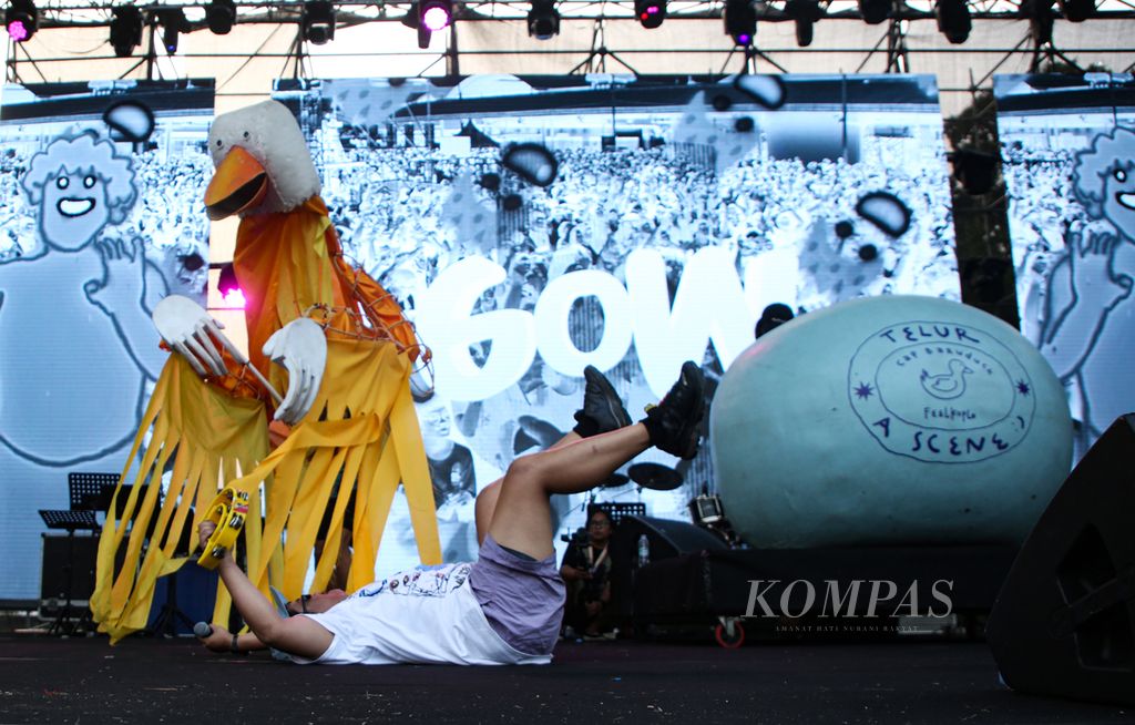 Aksi panggung Feel Koplo di hari pertama Synchronize Festival 2023 di Gambir Expo, Kemayoran, Jakarta, Jumat (1/9/2023). Festival musik ini menampilkan 167 penampil dari beragam gaya musik dan era. 