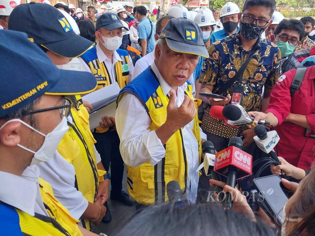 Menteri Pekerjaan Umum dan Perumahan Rakyat Basuki Hadimuljono saat memberikan keterangan kepada pers di Taman Mini Indonesia Indah, Jakarta, Selasa (23/8/2022).