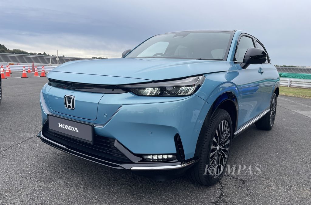 Model Honda e:NY, mobil bertenaga listrik murni, di area Honda Automobile R&amp;D Center, Tochigi, Jepang, Minggu (29/10/2023). Mobil ini menggunakan baterai lithium-ion serta diproduksi di China untuk pasar dalam negeri dan Eropa.