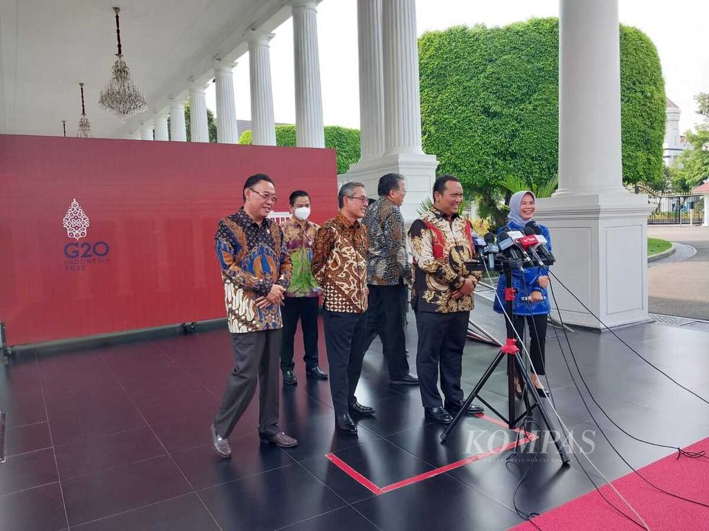 Jajaran Badan Pemeriksa Keuangan Republik Indonesia di Kompleks Istana Kepresidenan Jakarta, Selasa (1/11/2022).