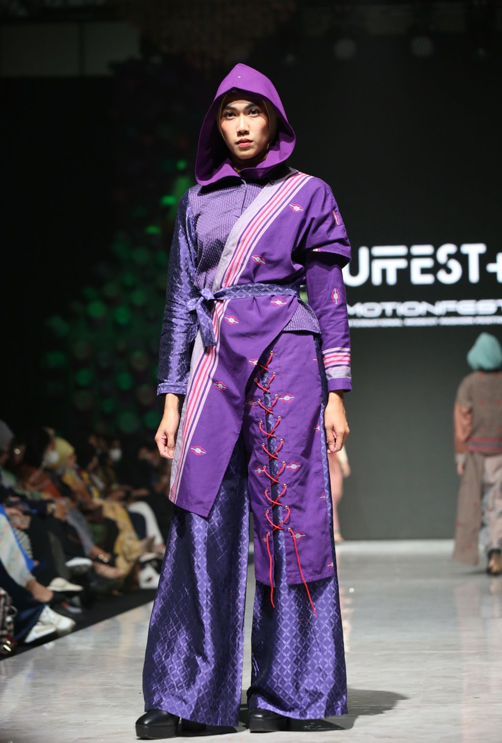 Karya perancang Wignyo di ajang Muslim Fashion Festival 2023 di Jakarta, awal Maret 2023. 