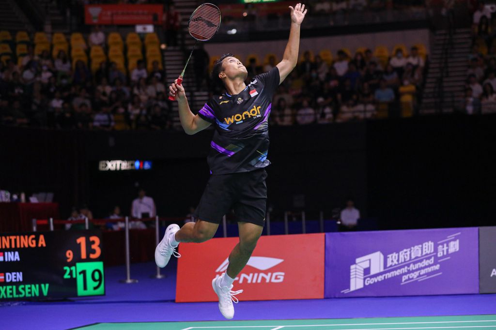 Anthony Sinisuka Ginting tersingkir pada semifinal turnamen Hong Kong Terbuka. Dalam pertandingan di Hong Kong Coliseum, Sabtu (14/9/2024), Anthony kalah dari Viktor Axelsen dengan skor 9-21, 19-21.