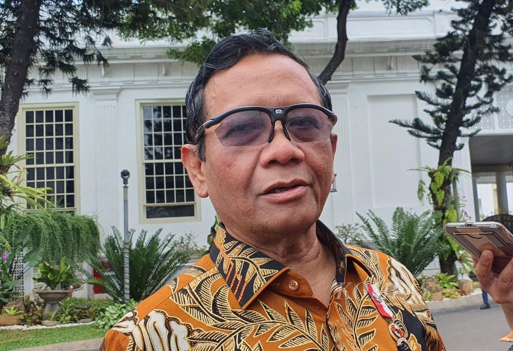 Menteri Koordinator Bidang Politik, Hukum, dan Keamanan Mahfud MD memberikan keterangan di Kompleks Istana Kepresidenan, Jakarta, Selasa (26/9/2023).