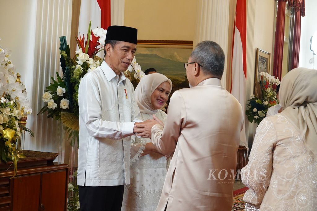 Presiden Joko Widodo menggelar <i>open house</i> atau gelar griya di Istana Negara, Jakarta, Rabu (10//2024).