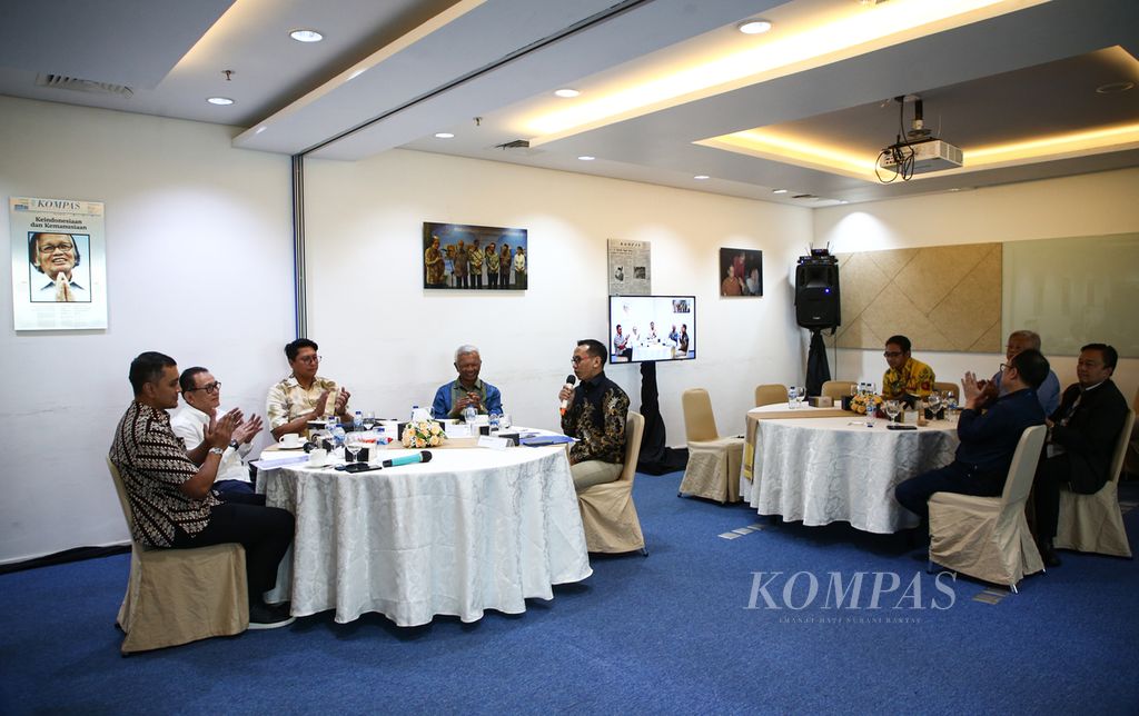 Suasana pelaksanaan focus group discussion dengan judul "Kesiapan Industri Pendukung Dalam Menyerap Produk Hilirisasi" di Menara Kompas, Jakarta Pusat, Selasa (03/10/2023). 