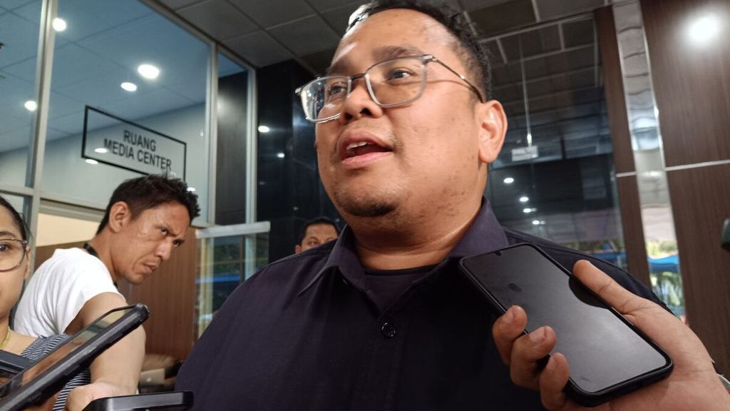 Ketua Badan Pengawas Pemilu Rahmat Bagja saat ditemui di kantor Dewan Kehormatan Penyelenggara Pemilu (DKPP), Senin (26/2/2024).