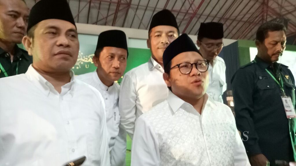 Muhaimin Iskandar, Ketua Umum DPP PKB ( nomor tiga dari kanan)