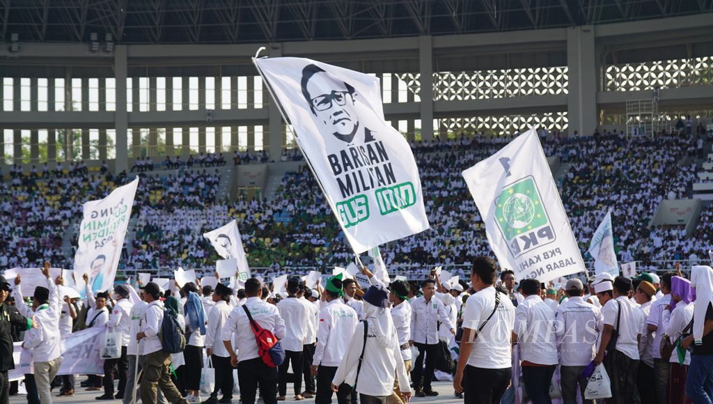 Suasana yang tercipta dalam harlah ke-25 Partai Kebangkitan Bangsa, di Stadion Manahan, Kota Surakarta, Jawa Tengah, Minggu (23/7/2023). 